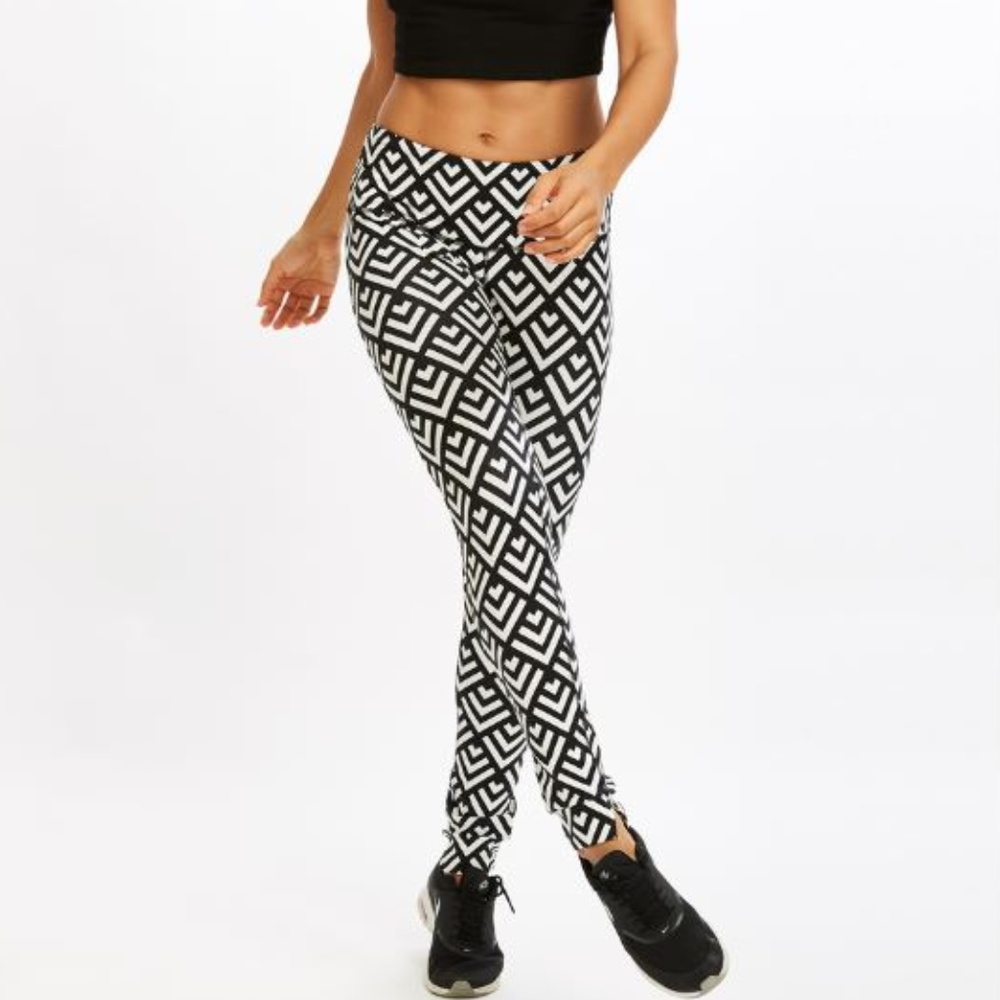 Satva Mantra Legging in Graphic Geo Print